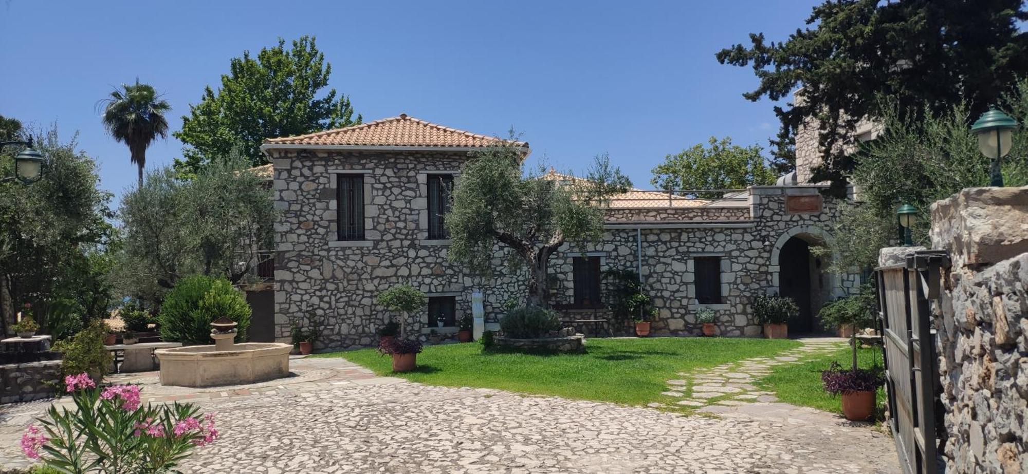 Polas Residencies Aparthotel Kalamata Exterior foto